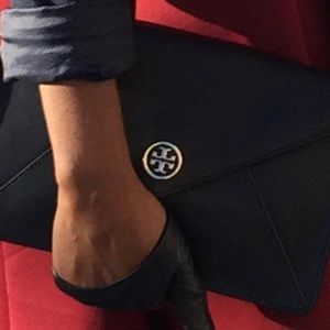 Tory Burch Robinson envelope clutch .
